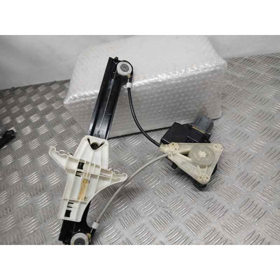 Elevalunas Trasero Derecho para Volkswagen Polo (6R1)