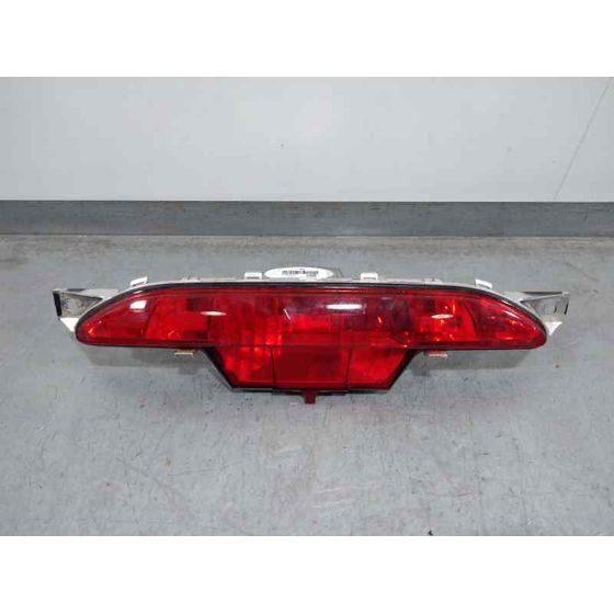 Piloto Trasero Central para Peugeot 208 (P2)