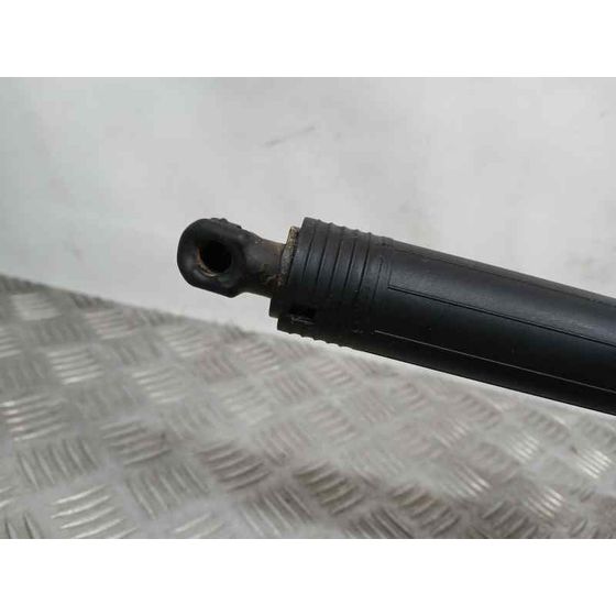 Amortiguadores Maletero / Porton para Audi Q2 (Gab)