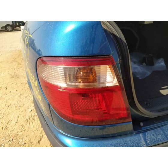 Piloto Trasero Izquierdo para Nissan Almera (N16/E)