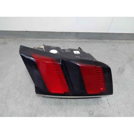 Piloto Trasero Izquierdo para Peugeot 3008