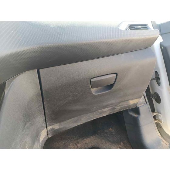 Guantera para Peugeot 208
