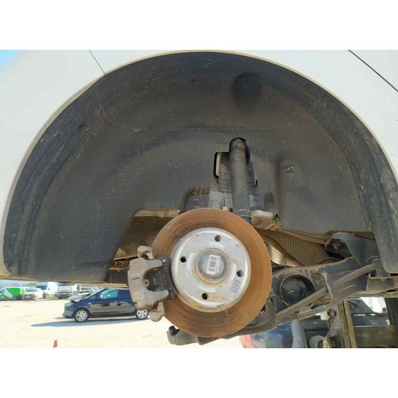 Plastico Pase Rueda Tras. Dch. para Peugeot 208
