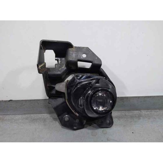 Faro Antiniebla Izquierdo para Mazda 3 Lim. ()