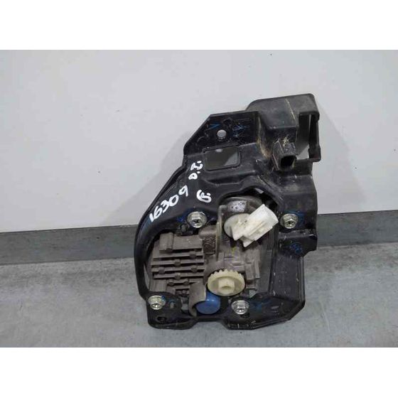Faro Antiniebla Izquierdo para Mazda 3 Lim. ()