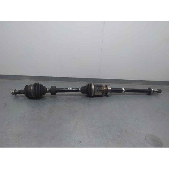Transmision Delantera Derecha para Mazda 3 Lim. ()