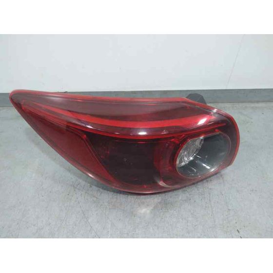 Piloto Trasero Izquierdo para Mazda 3 Lim. ()