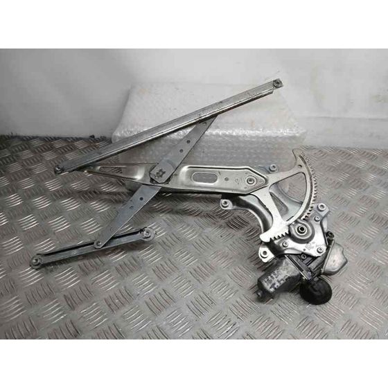 Elevalunas Trasero Izquierdo para Toyota Prius (Nhw30)