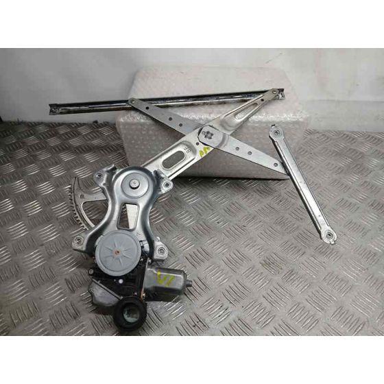 Elevalunas Trasero Izquierdo para Toyota Prius (Nhw30)