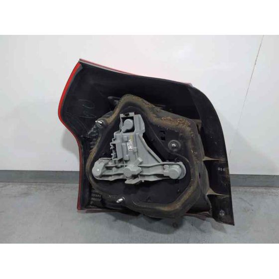 Piloto Trasero Derecho para Toyota Corolla (E12)