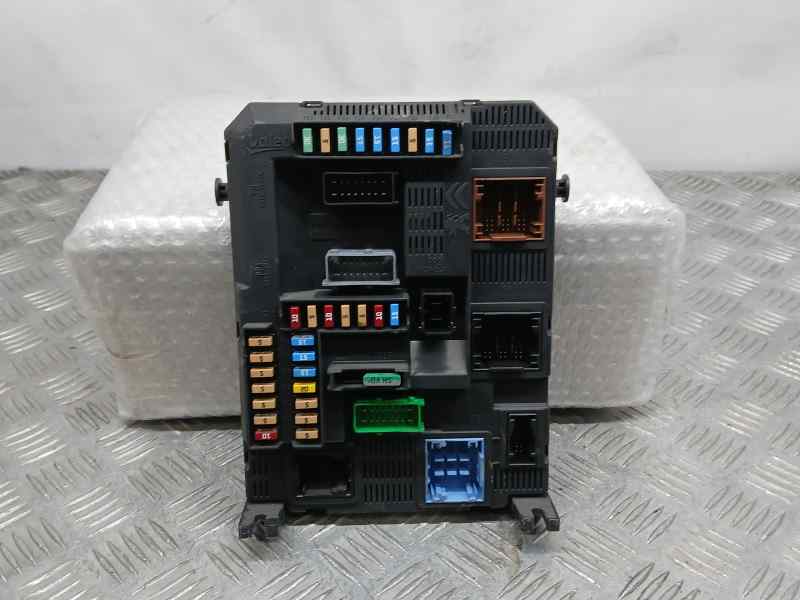 Caja Reles / Fusibles para Peugeot 208