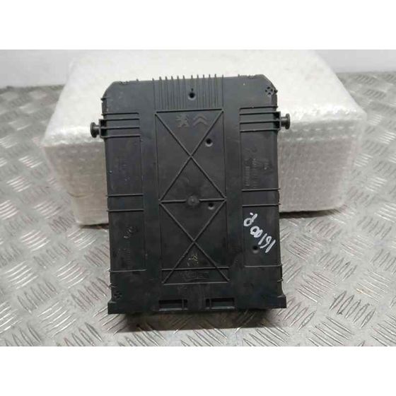 Caja Reles / Fusibles para Peugeot 208