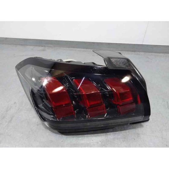 Piloto Trasero Izquierdo para Peugeot 208 (P2)