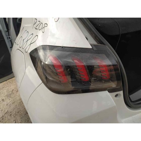 Piloto Trasero Izquierdo para Peugeot 208 (P2)
