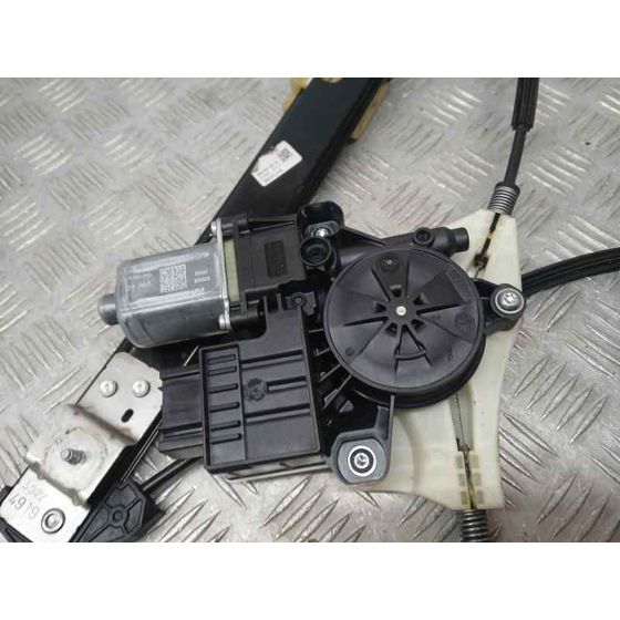 Elevalunas Delantero Izquierdo para Seat Ibiza (Kj1)