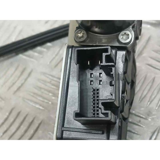 Elevalunas Delantero Izquierdo para Seat Ibiza (Kj1)