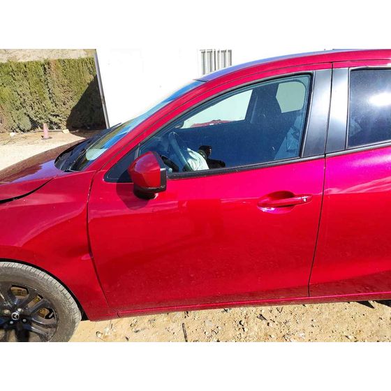 Puerta Delantera Izquierda para Mazda 2 Lim. ()
